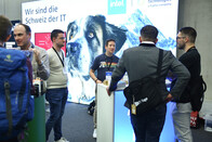 Christian Schulte am Stand der Fsas Technologies der IT-Tage 2025