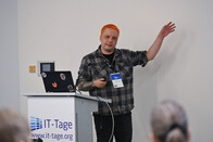 Sebastian Weiß demonstrierte auf den IT-Tagen 2025 im Track "Digitale Souveränität" eine Migration einer Kundeninfrastruktur von AWS zu IONOS.
